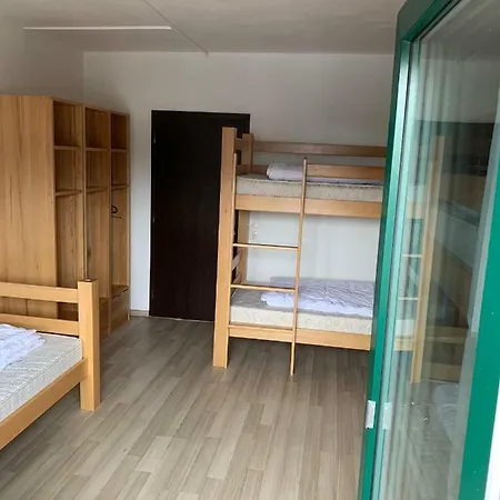 Albergue Mountain Hostel Dorms